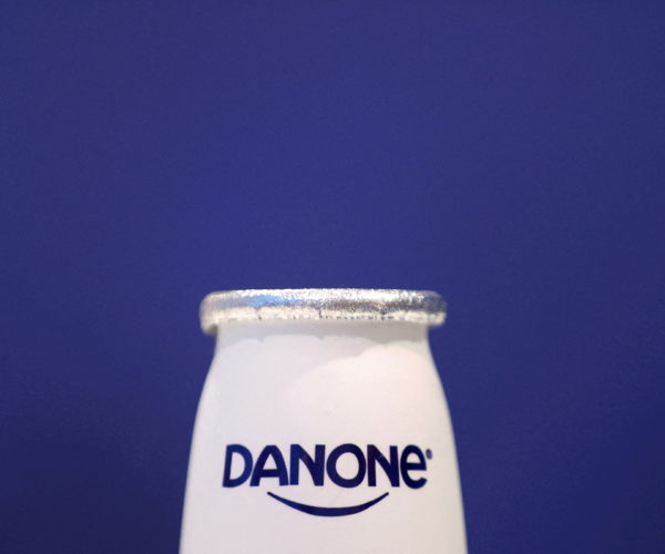 Danone отказывается от своих брендов в России