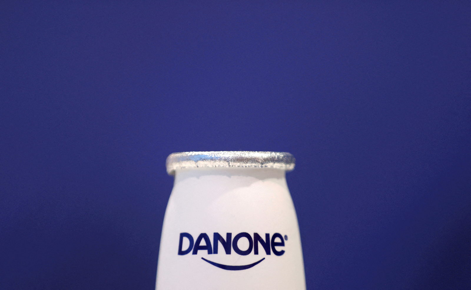 Danone отказывается от своих брендов в России